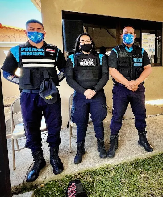 Tres nuevos oficiales Policía Municipal de Flores