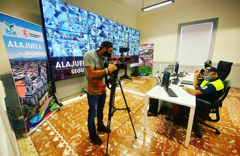Trabajo de oficiales con las cámaras IBUX fue captado por varios medios de comunicación