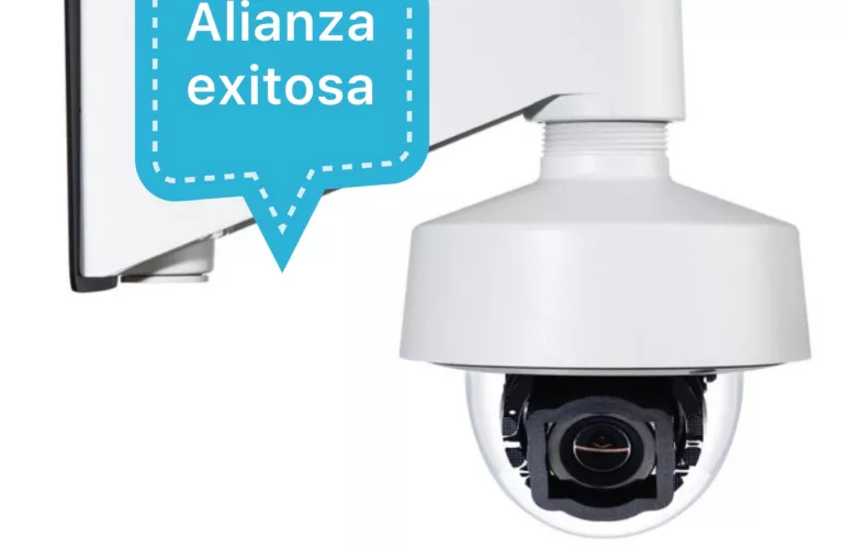 Cámara de seguridad con cuadro celeste y texto alianza exitosa, abajo logos de Ibux-ESPH